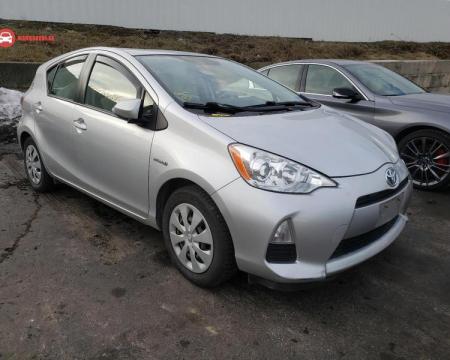 TOYOTA Prius C