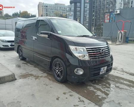 NISSAN Elgrand