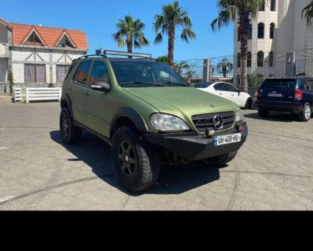 MERCEDES-BENZ ML 500