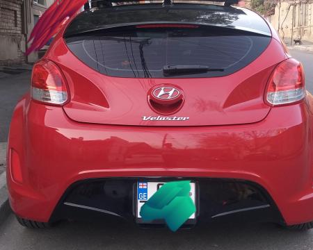 HYUNDAI Veloster
