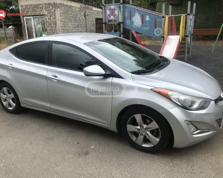 HYUNDAI Elantra