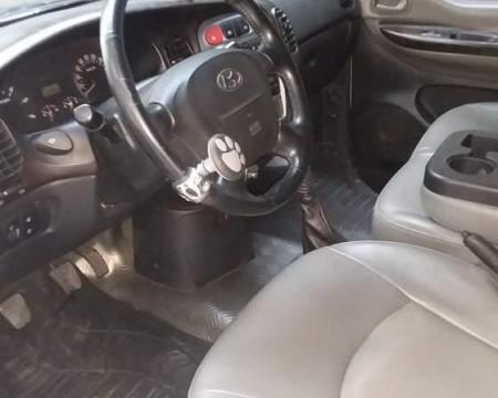 HYUNDAI H1