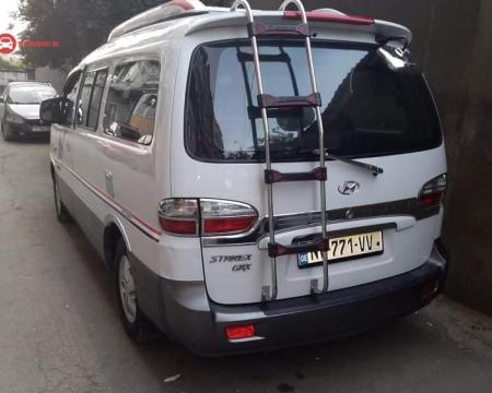 HYUNDAI H1