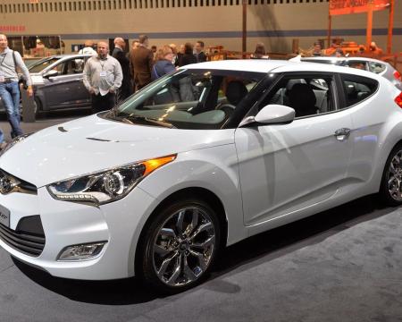HYUNDAI Veloster