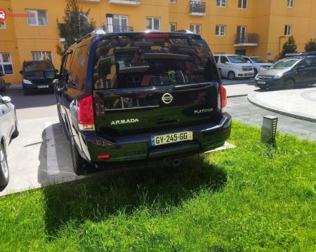 NISSAN Armada