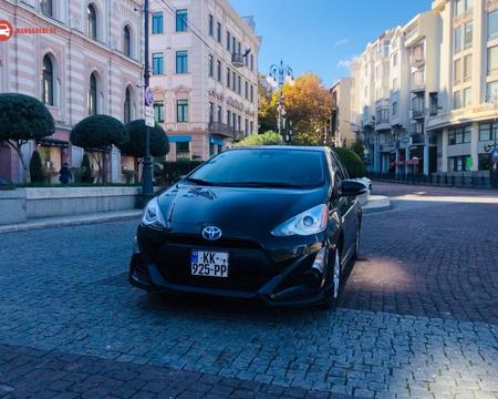 TOYOTA Prius C