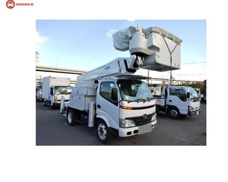 MITSUBISHI Carisma