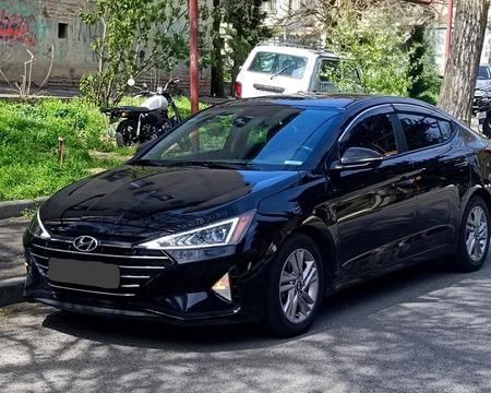 HYUNDAI Elantra