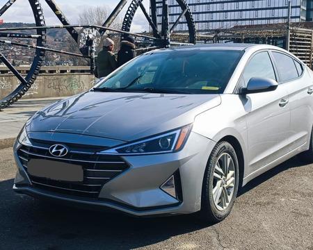 HYUNDAI Elantra