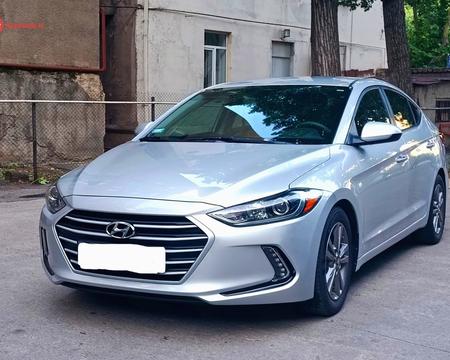 HYUNDAI Elantra