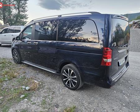 MERCEDES-BENZ V 220