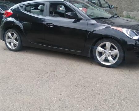 HYUNDAI Veloster