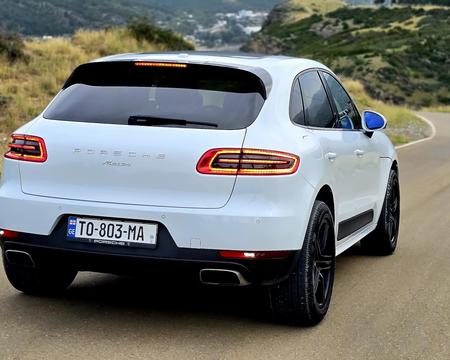 PORSCHE macan