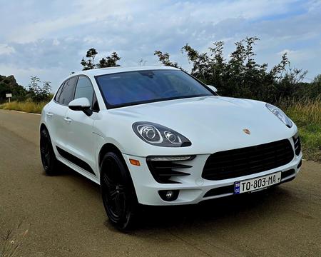 PORSCHE macan