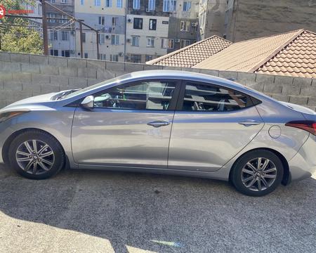 HYUNDAI Elantra