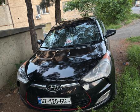 HYUNDAI Veloster