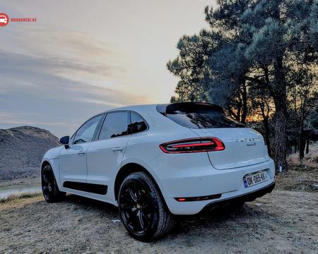 PORSCHE macan