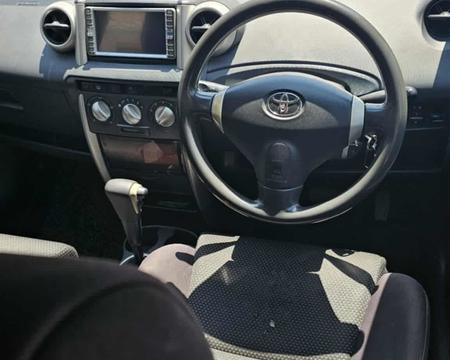 TOYOTA Ist