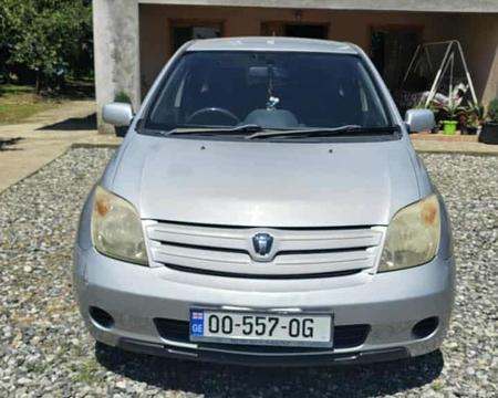 TOYOTA Ist