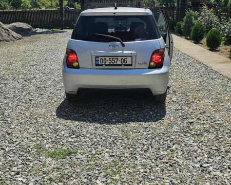 TOYOTA Ist