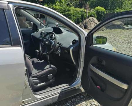 TOYOTA Ist