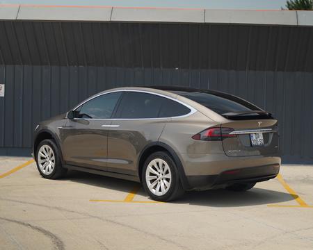 TESLA Model X