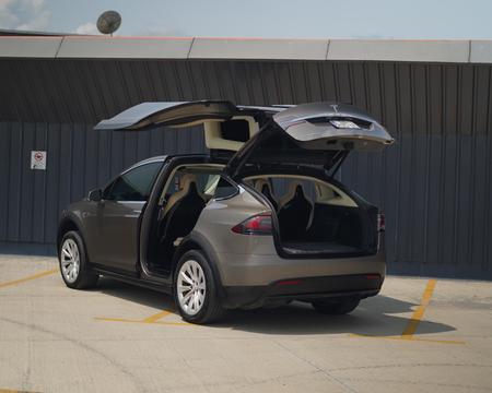 TESLA Model X