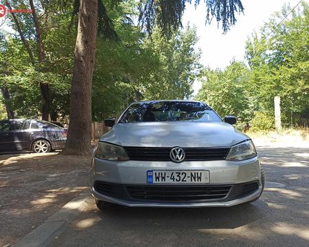 VOLKSWAGEN Jetta