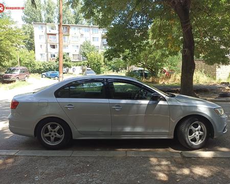 VOLKSWAGEN Jetta