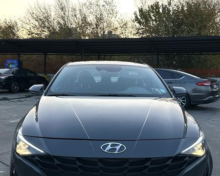 HYUNDAI Elantra