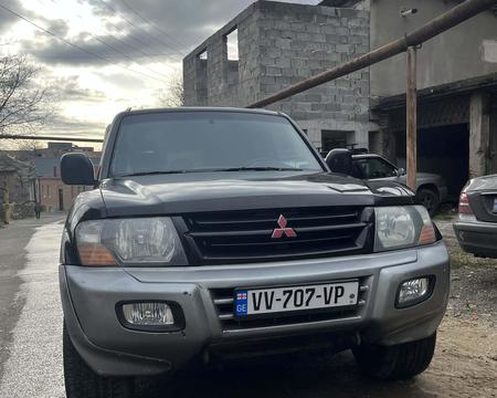 MITSUBISHI Pajero