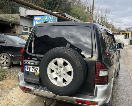 MITSUBISHI Pajero