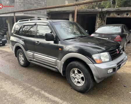 MITSUBISHI Pajero