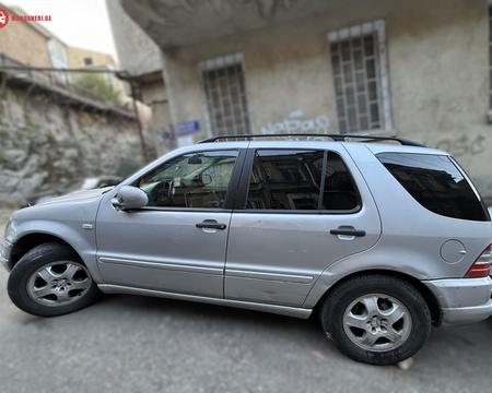 MERCEDES-BENZ ML 320