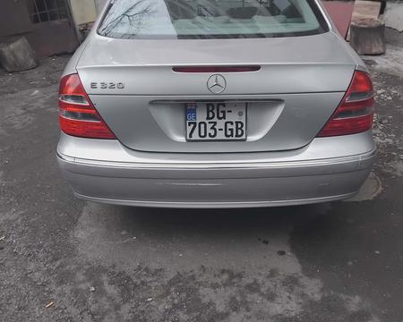 MERCEDES-BENZ E 320