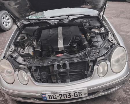 MERCEDES-BENZ E 320