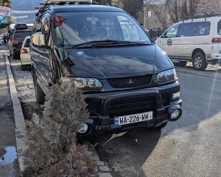 MITSUBISHI Delica