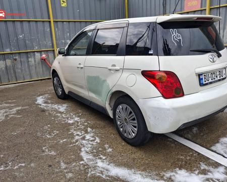 TOYOTA Ist