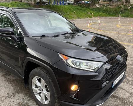 TOYOTA RAV 4
