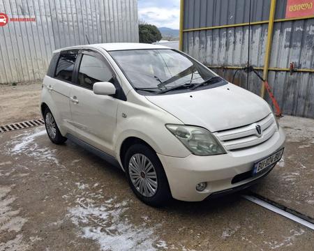 TOYOTA Ist