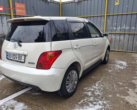 TOYOTA Ist