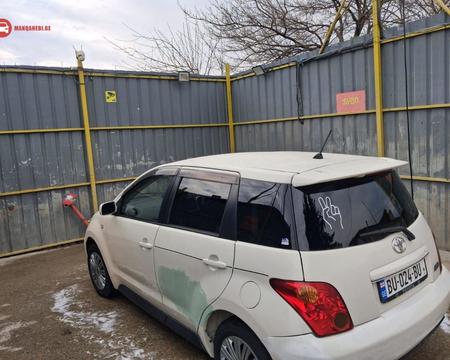 TOYOTA Ist