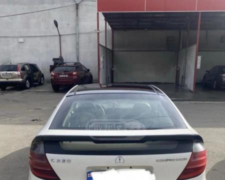 MERCEDES-BENZ C 230