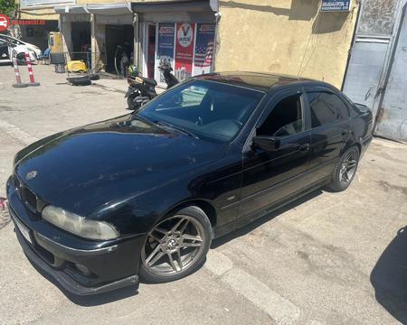 BMW 528