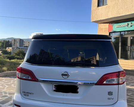 NISSAN Quest