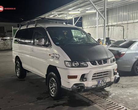 MITSUBISHI Delica