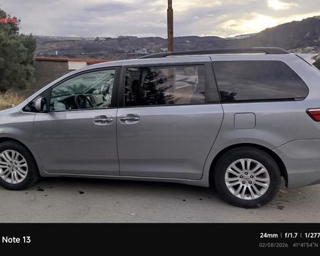 TOYOTA Sienna
