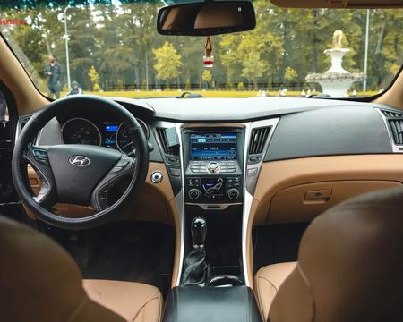 HYUNDAI Sonata
