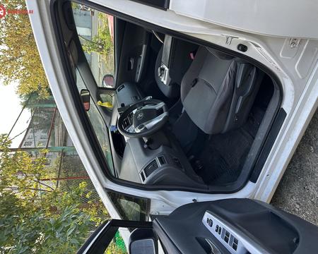 TOYOTA Prius V