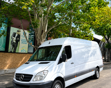 MERCEDES-BENZ V 220